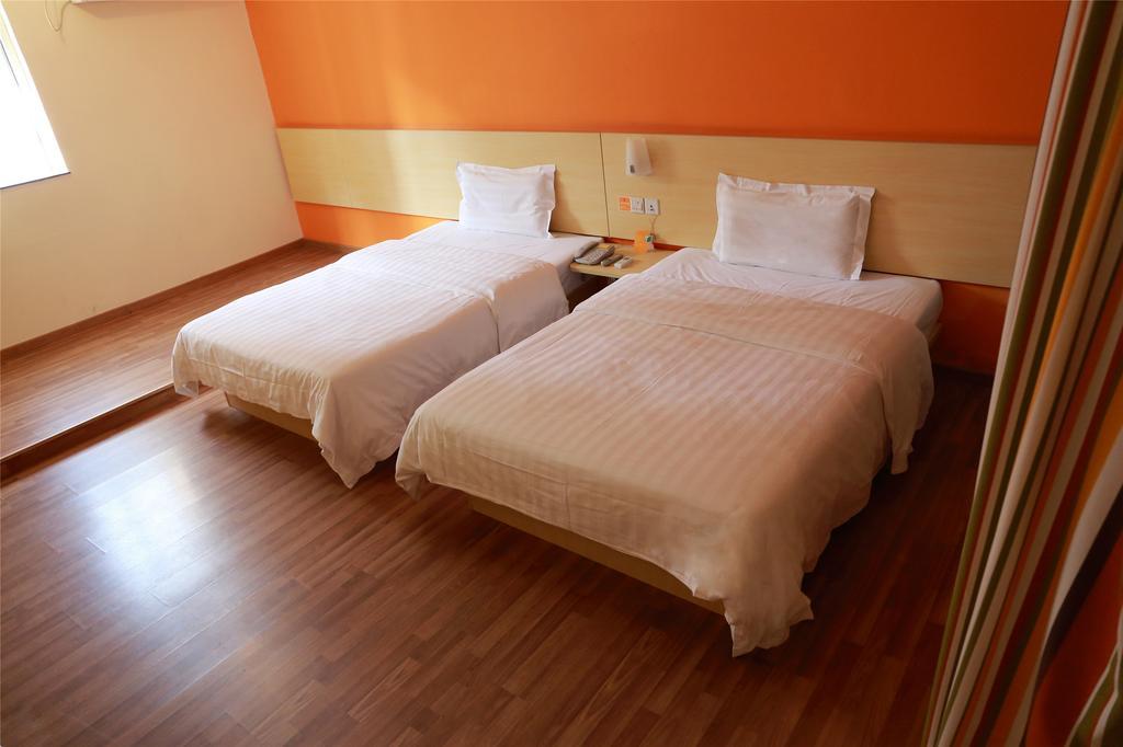 7Days Premium Harbin Central Avenue Room photo